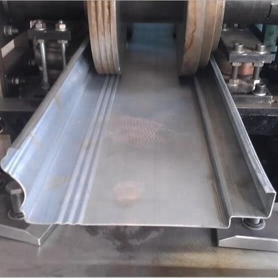 4.2T機械30m/min倉庫のドアを形作る鋼鉄スタッド ロール