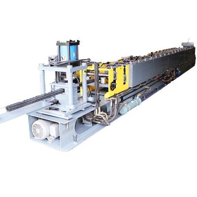 機械25m/min Cr12油圧切断を形作る50Hz貯蔵の棚ロール