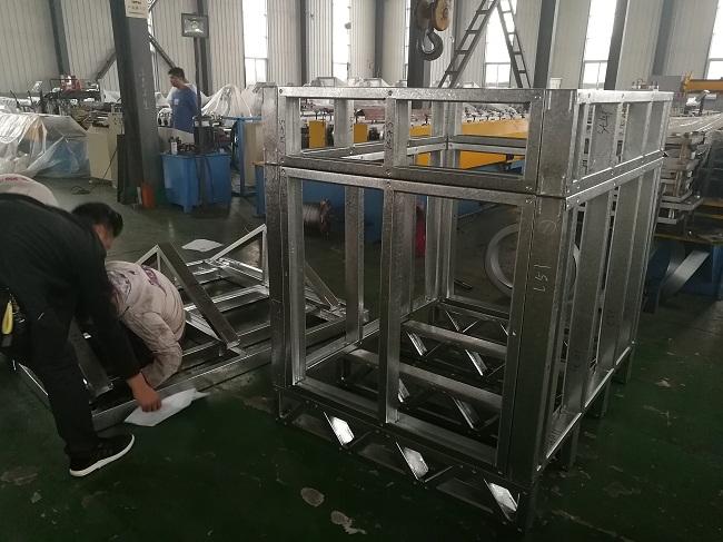 高精度の打つことの機械3 - 8 m/Minの速度を形作る軽い鋼鉄キール ロール